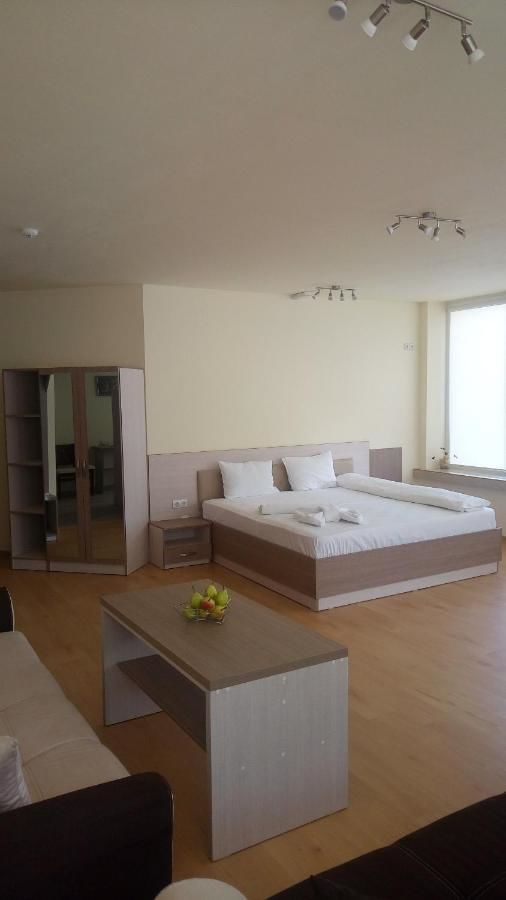 Отель Hotel Lago Peshtera Пештера-22